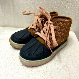 🦋 Brown and Navy Quilted Kids Shoes Duck Style Adorable Winter Girls size 9